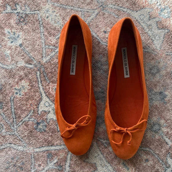 Manolo Blahnik Shoes - Manolo Blahnik Veralli orange suede bow-detailed leather ballet flats